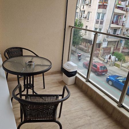 Ferienwohnung De Ja Vu 54 Burgas City Exterior foto